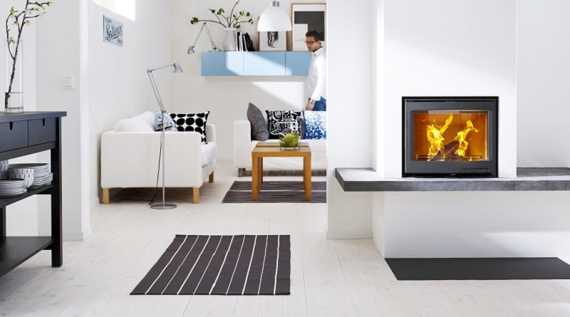Contura i5 musta takkasydän panoraamaovella | Contura i5 black fireplace insert with panorama door
